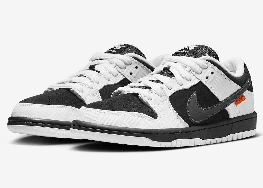 TIGHTBOOTH x Nike SB Dunk Low 