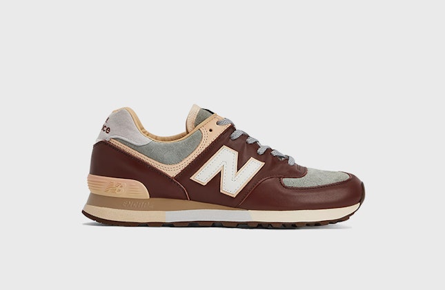 The Apartment x New Balance 576 "Made in UK" (Bitter Chocolate) The Apartment x New Balance 576 "Made in UK" (Bitter Chocolate)
