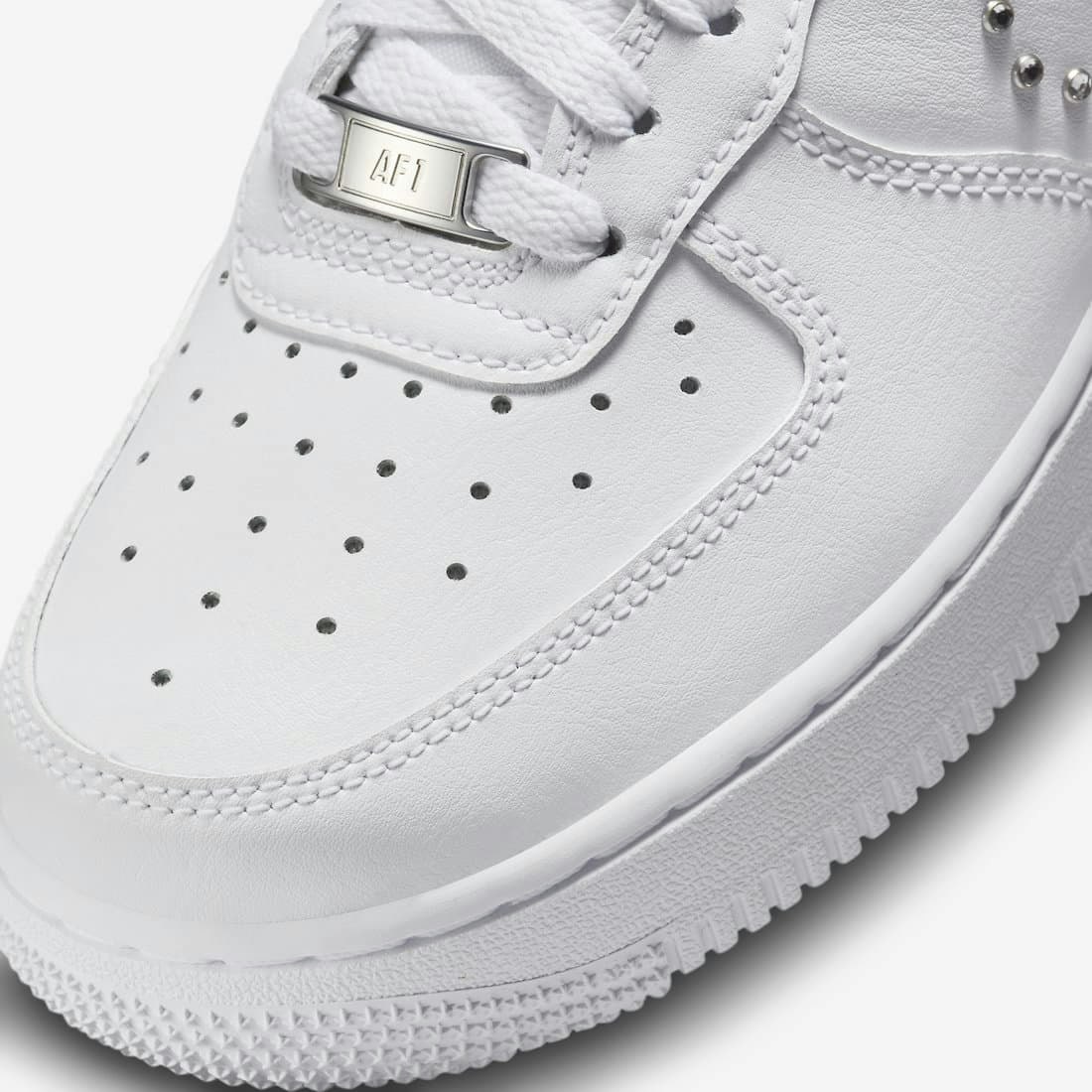 Nike Air Force 1 Low "White Chrome"