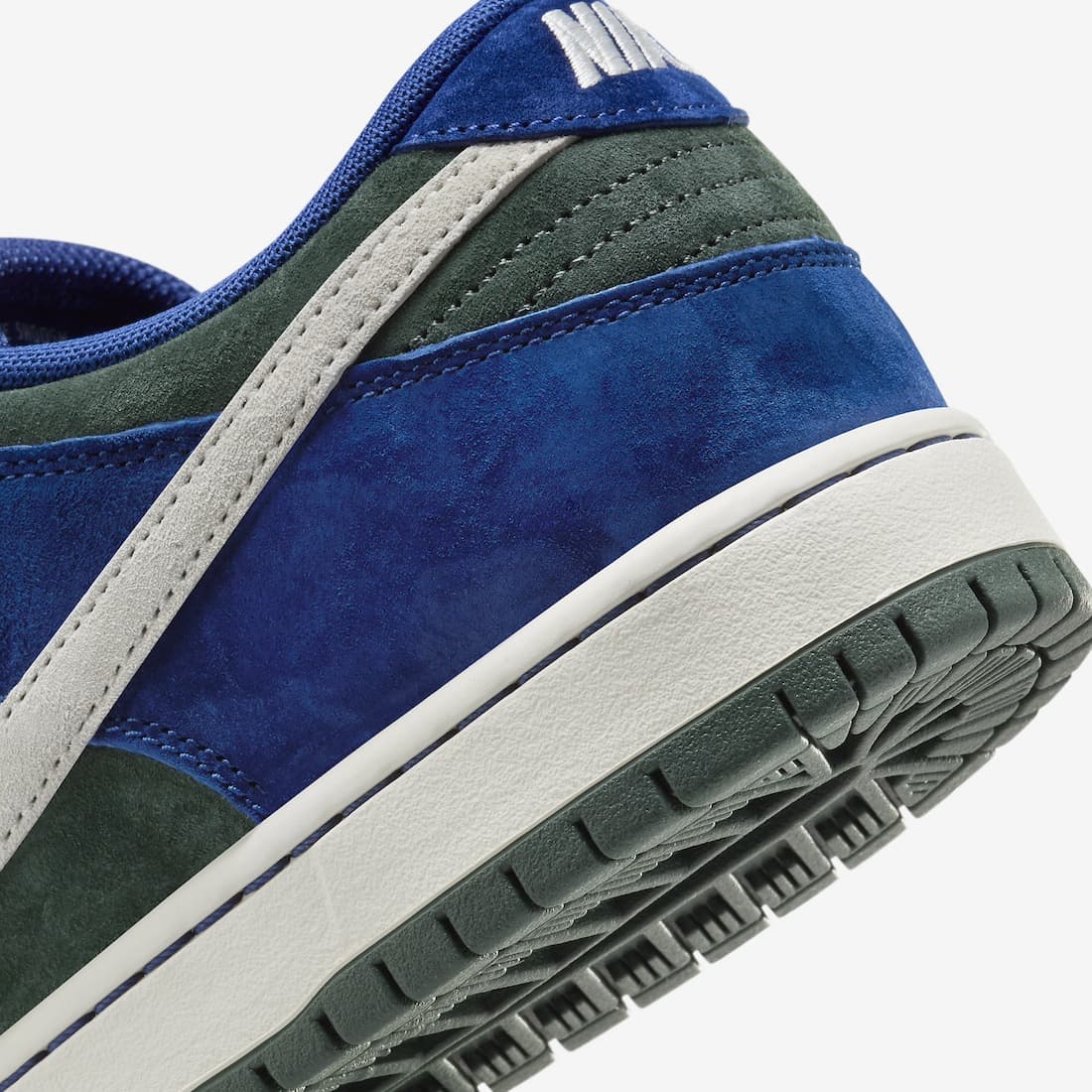 Blue and green nike deals