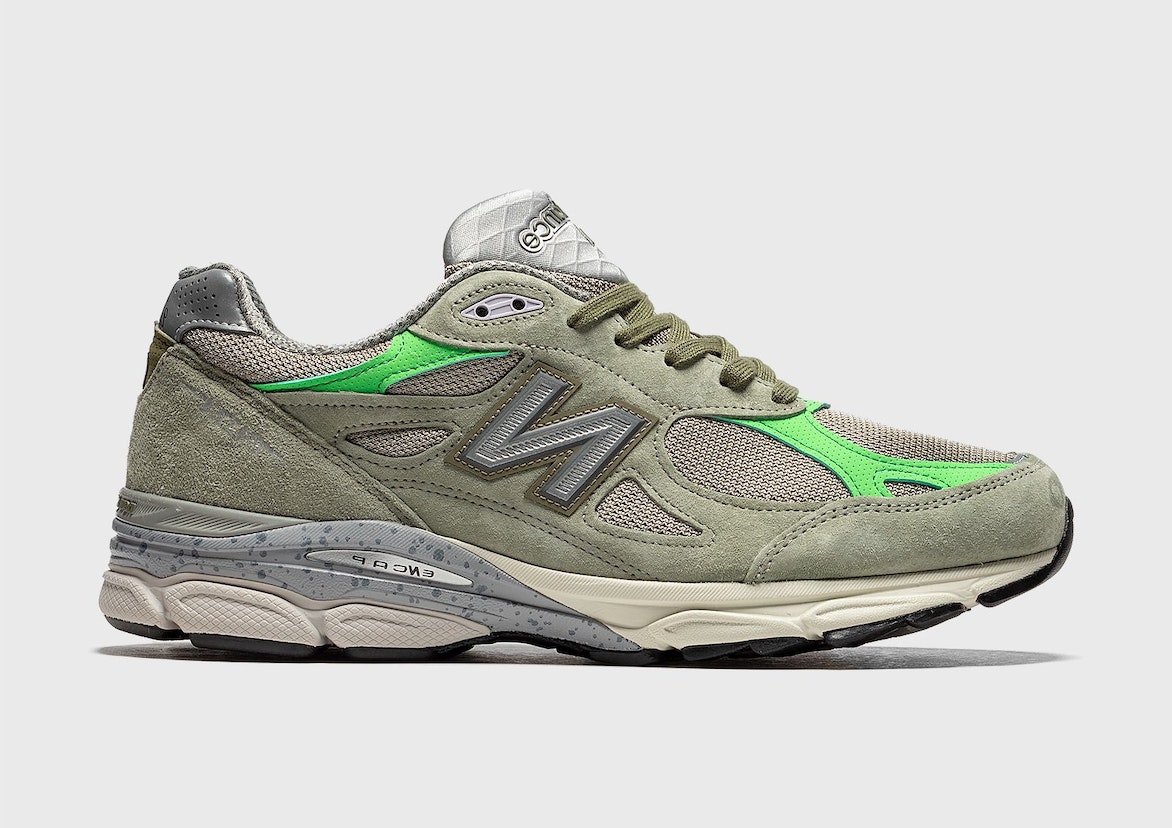 Patta x New Balance 990v3 "Keep your family close"