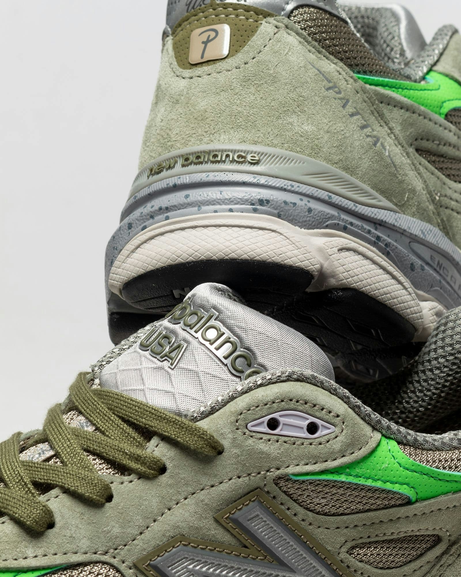 Patta x New Balance 990v3 "Keep your family close"
