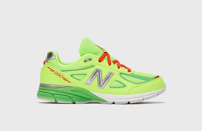 DTLR x New Balance 990v4 "Festive"