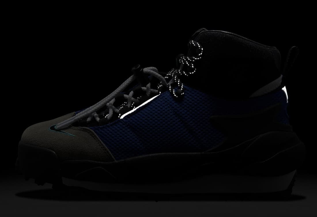 Sacai x Nike Magmascape "Varsity Royal"