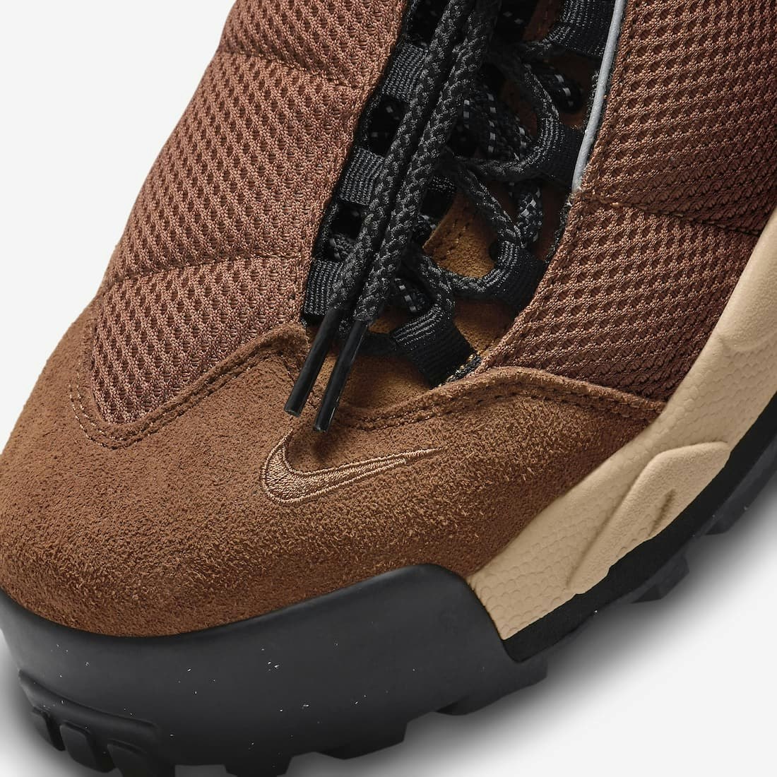Sacai x Nike Magmascape "Light British Tan"