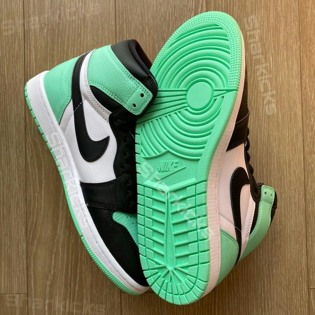 Air Jordan 1 High OG "Green Glow"
