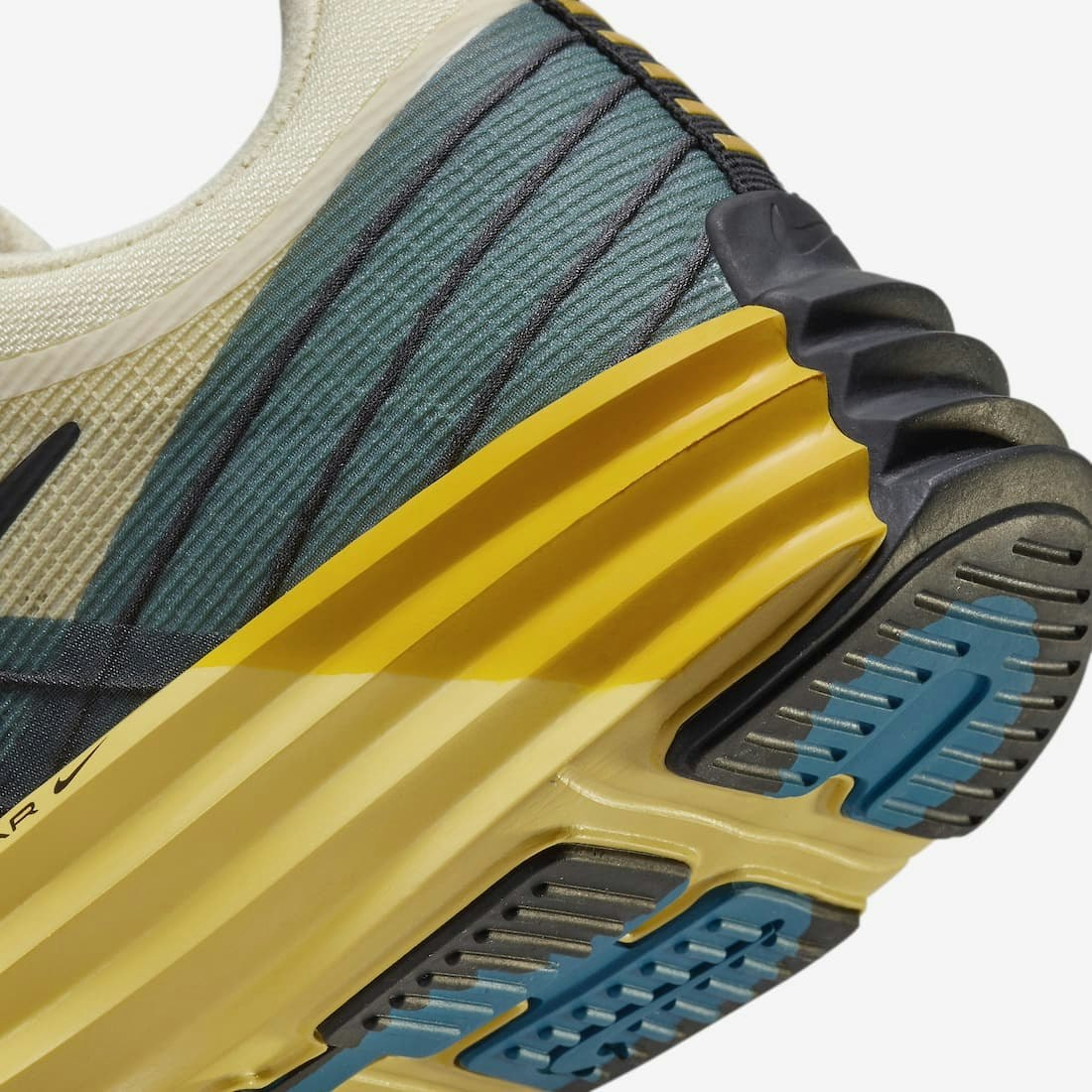 Nike Lunar Roam "Alabaster"