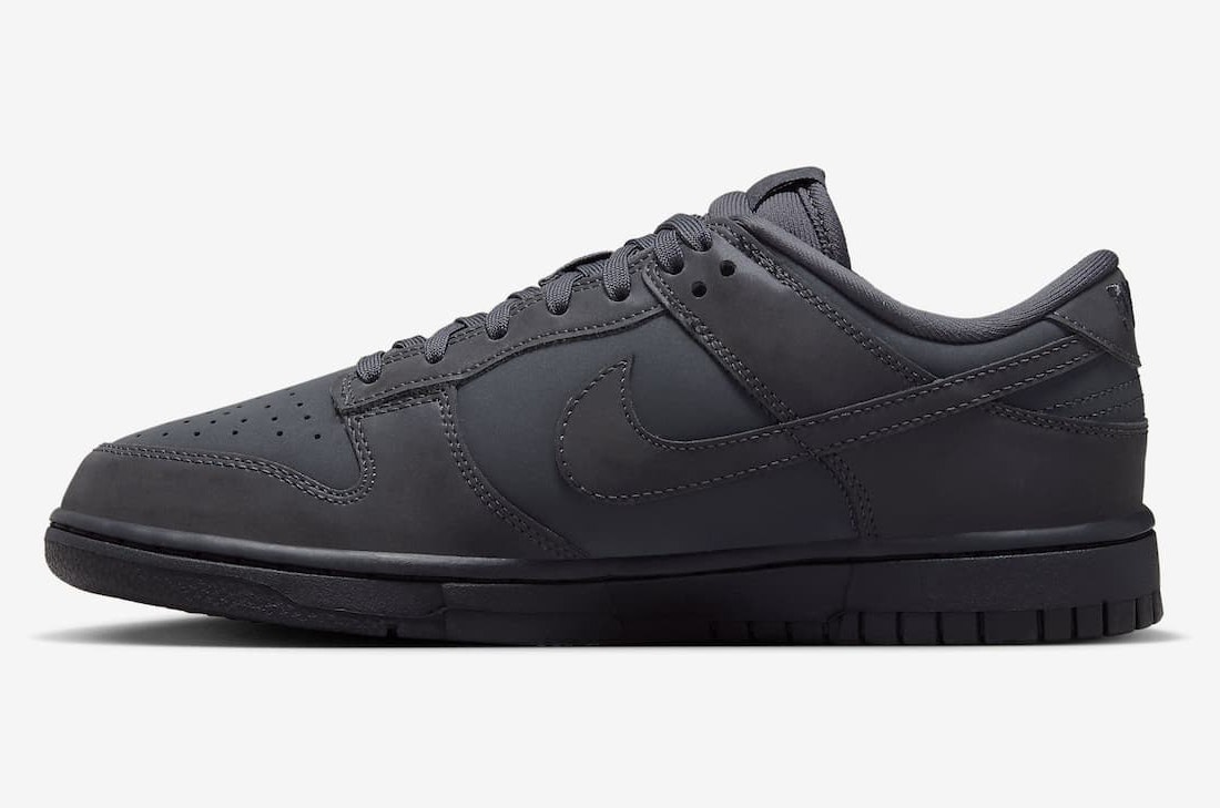 Nike Dunk Low "Cyber"