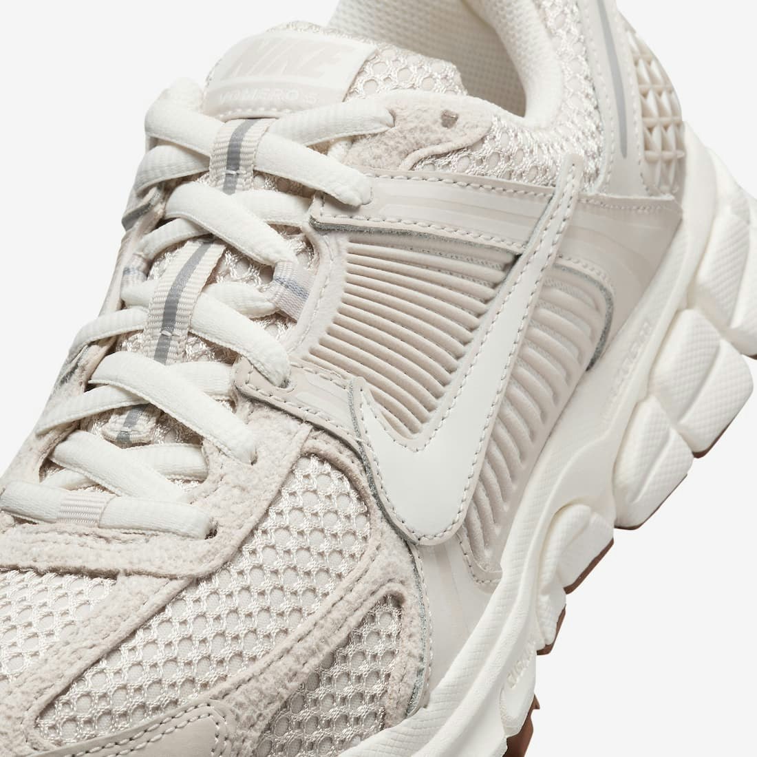 Nike Zoom Vomero 5 "Light Orewood Brown"