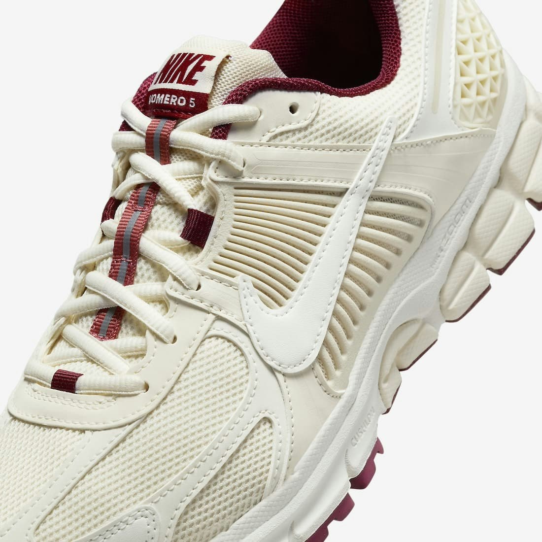 Nike Zoom Vomero 5 "Valentine’s Day"