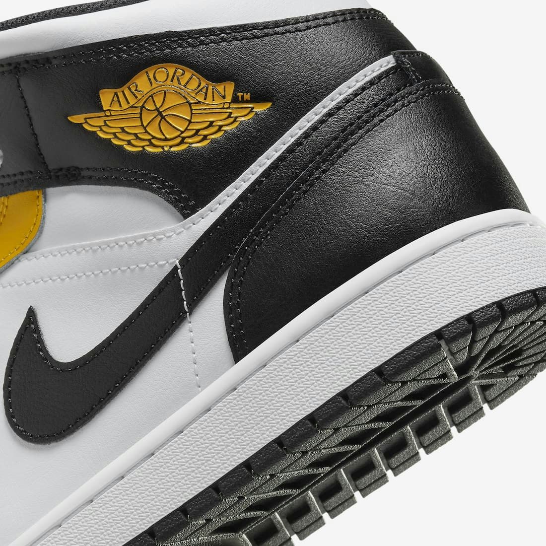 Air Jordan 1 Mid "Yellow Ochre"