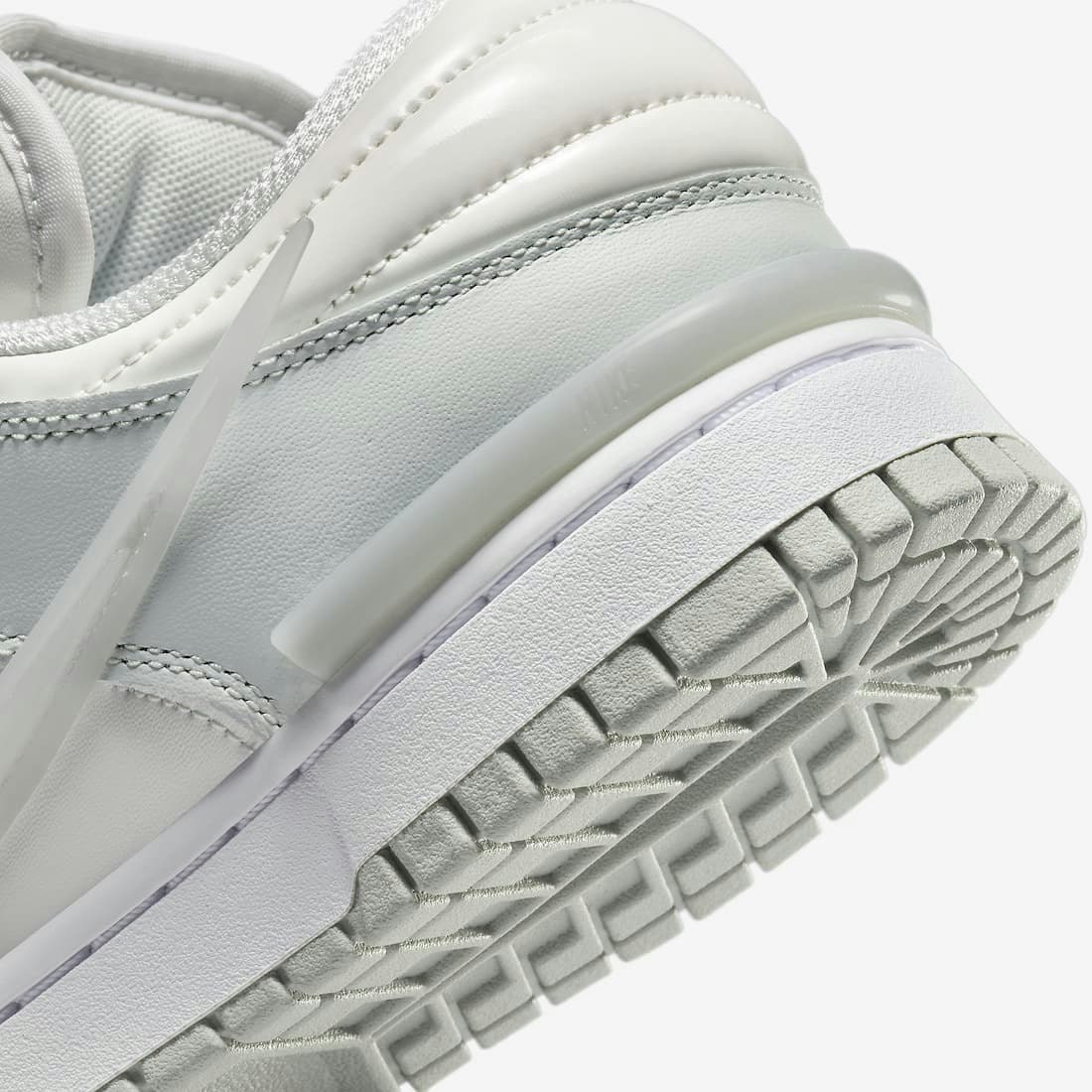 Nike Dunk Low Twist "Light Silver"