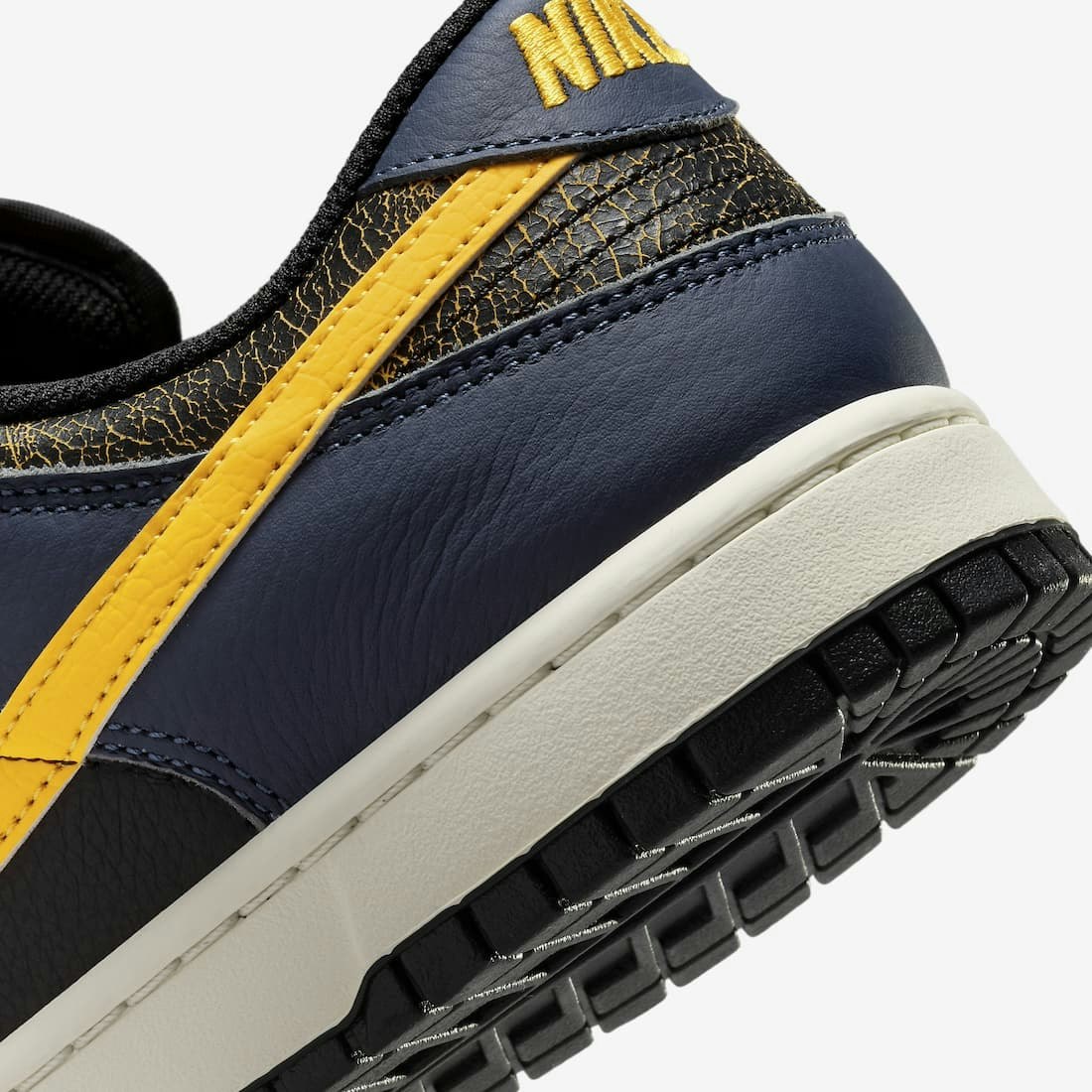 Nike Dunk Low "Michigan"