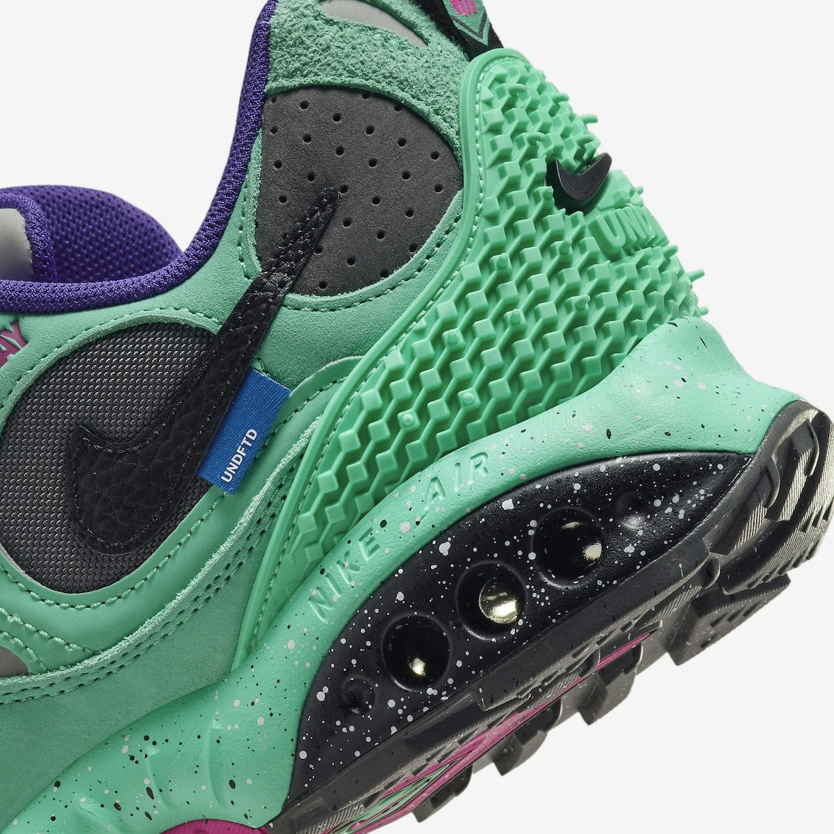 Undefeated x Nike Air Terra Humara "Light Menta"