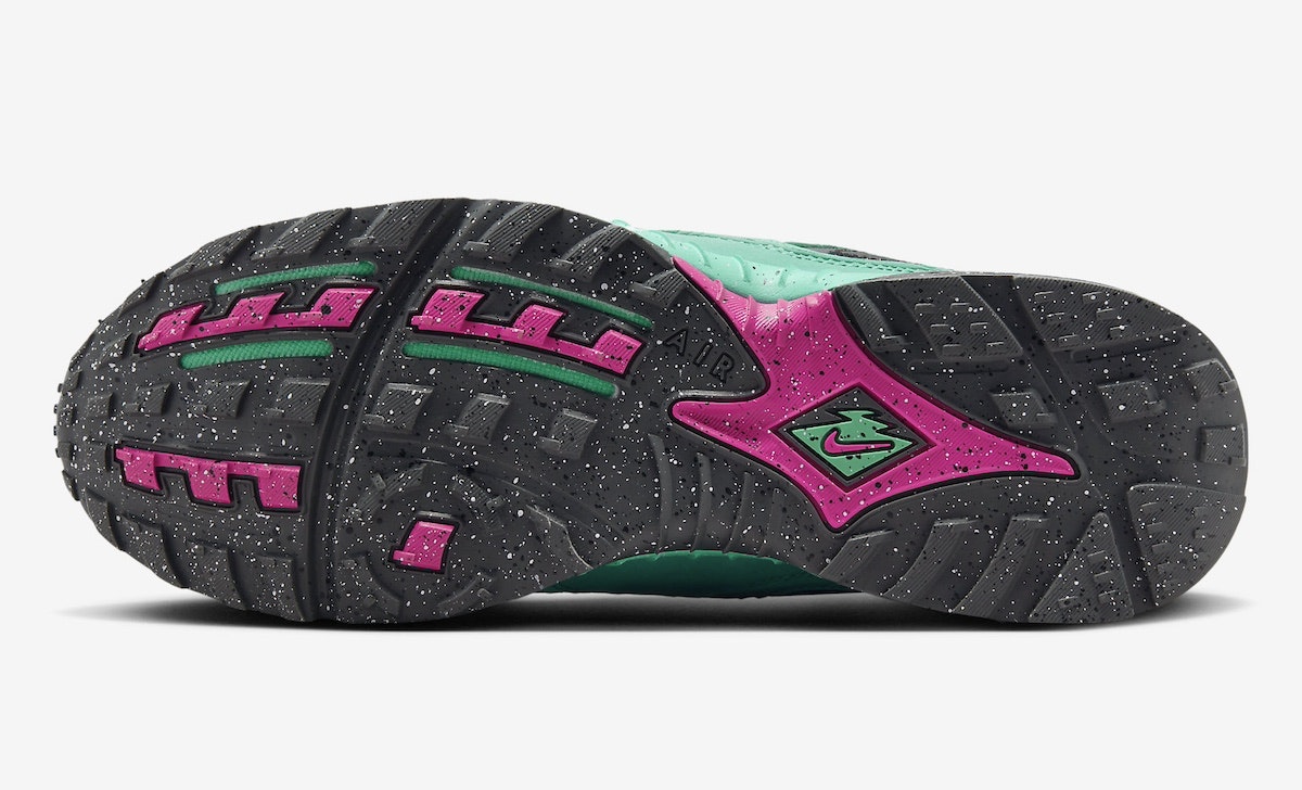 Undefeated x Nike Air Terra Humara "Light Menta"