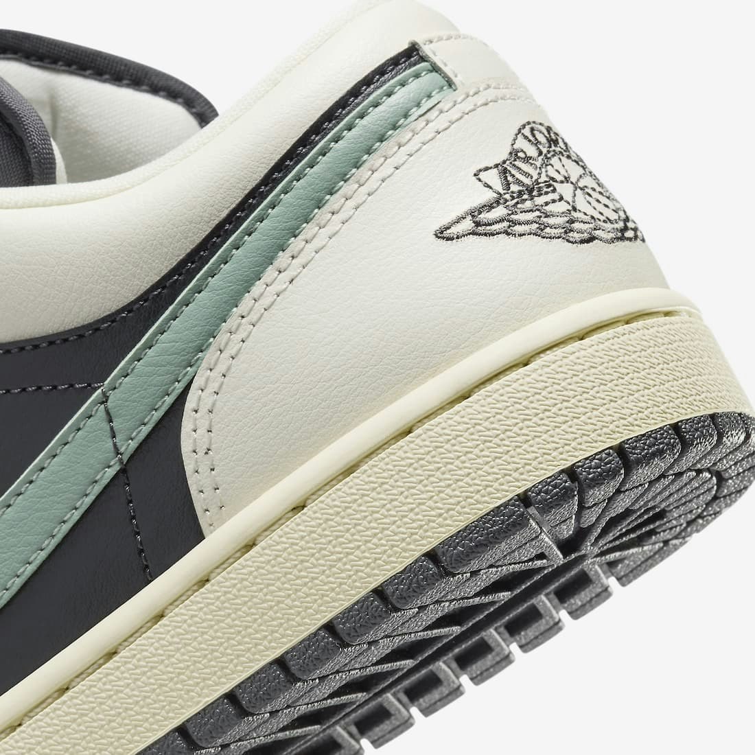 Air Jordan 1 Low "Jade Smoke"