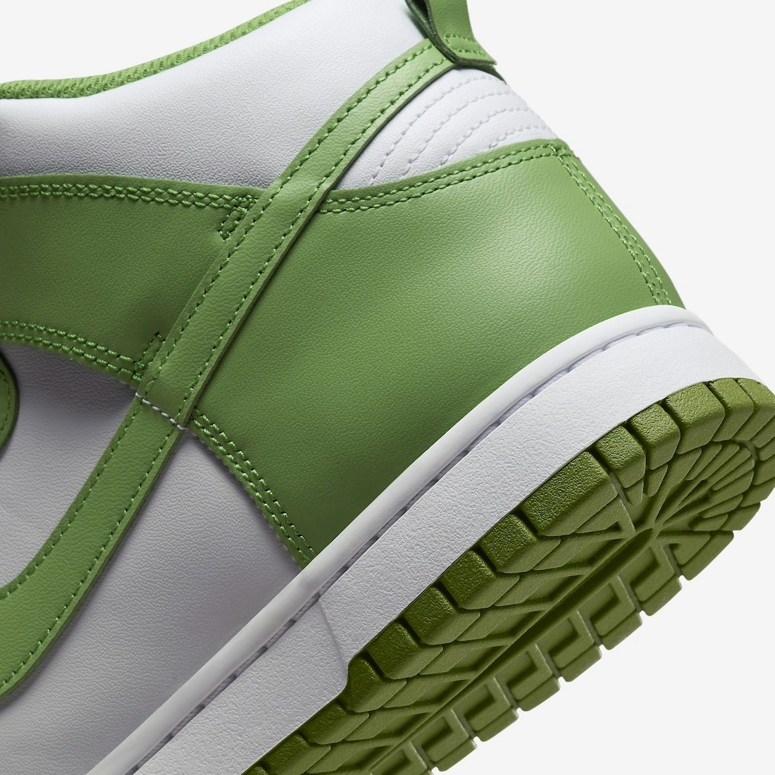 Nike Dunk High "Chlorophyll"