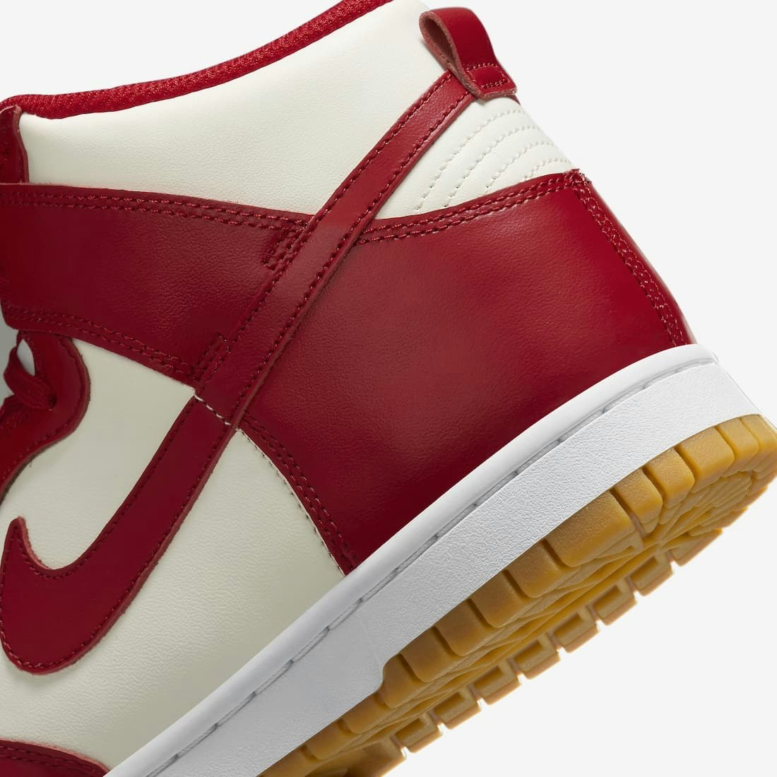 Nike Dunk High "Gym Red"