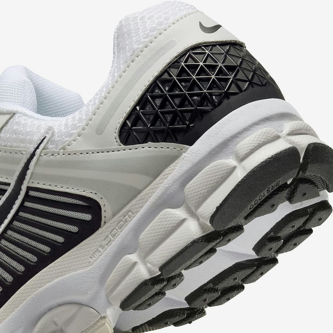 Nike Zoom Vomero 5 "Panda"
