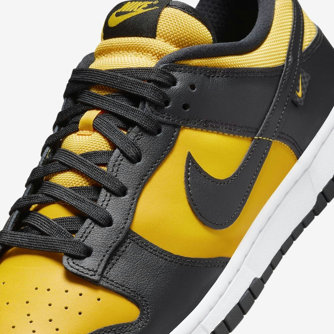 Nike Dunk Low "University Black Gold"