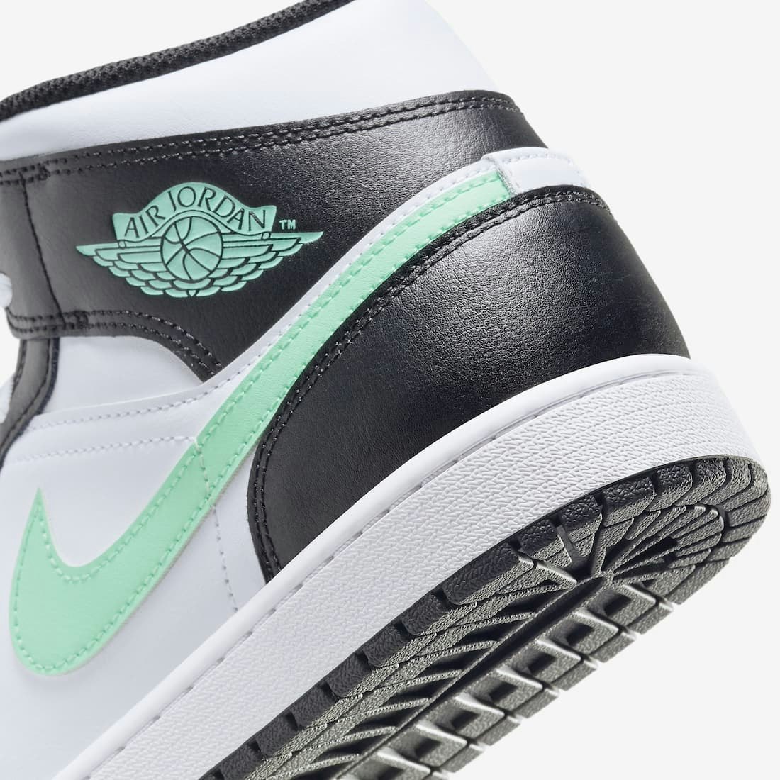 Air Jordan 1 Mid "Green Glow"