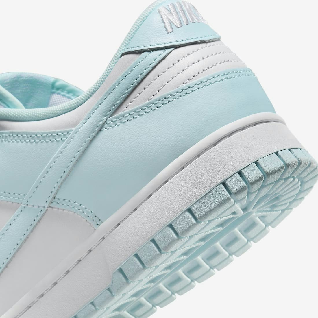 Nike Dunk Low "Glacier Blue"