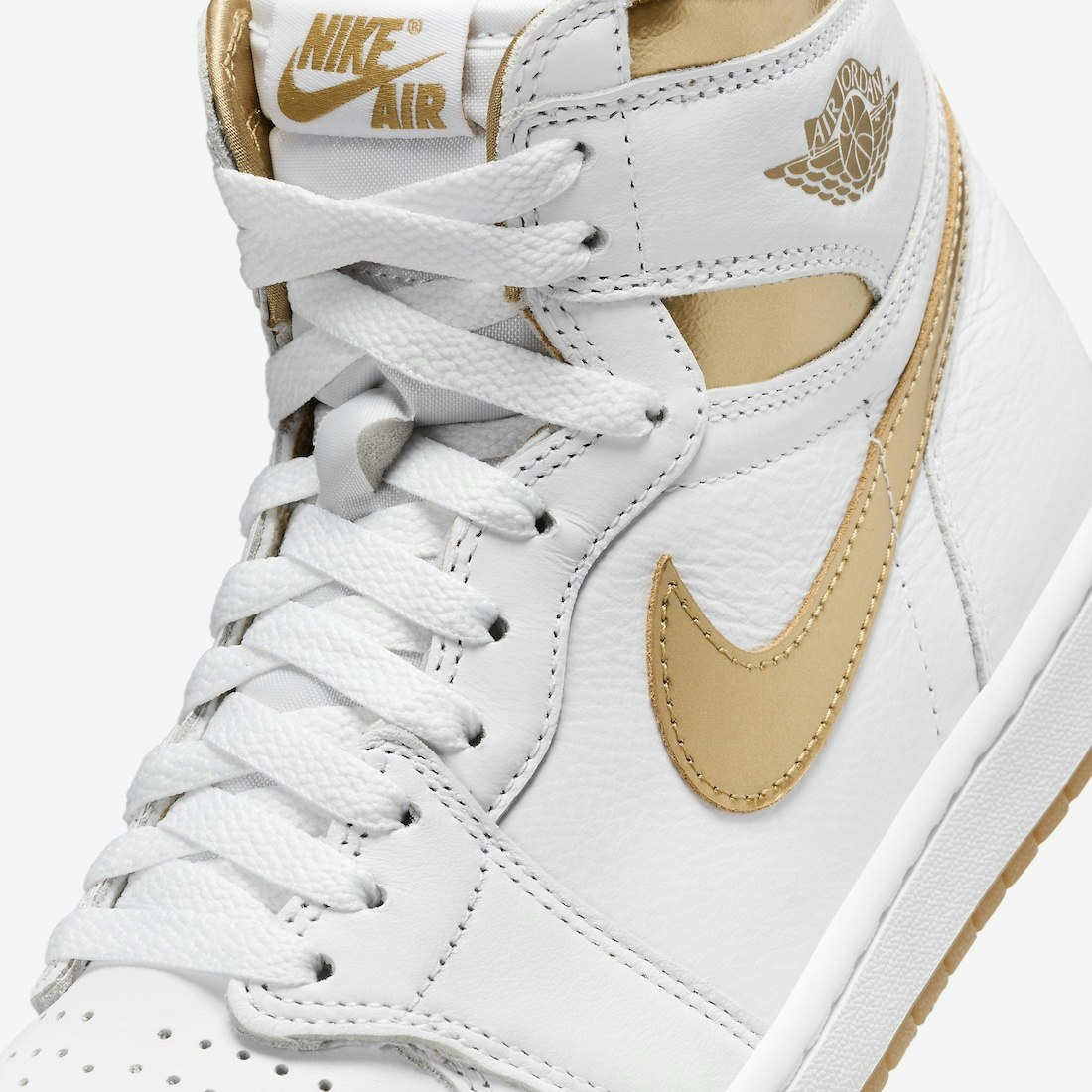 Air Jordan 1 High OG "Metallic Gold"