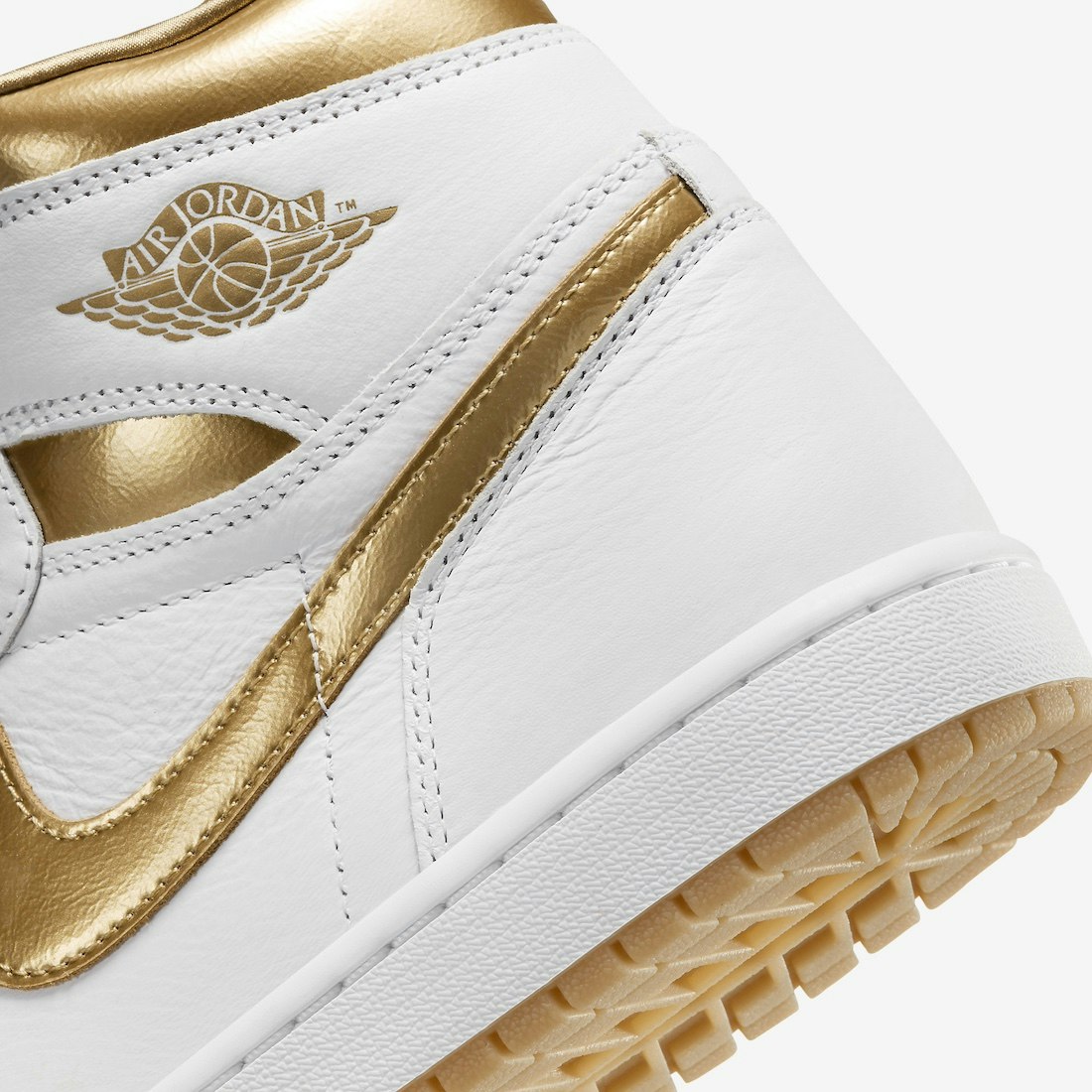 Air Jordan 1 High OG "Metallic Gold"