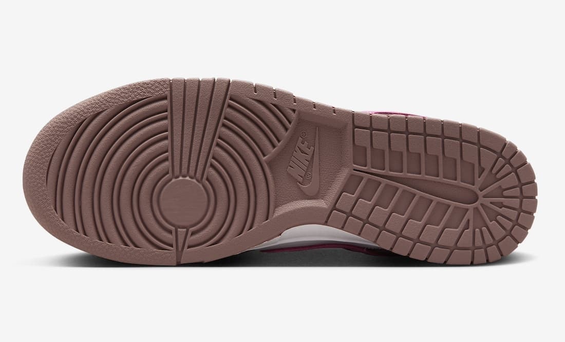 Nike Dunk Low "Smokey Mauve"