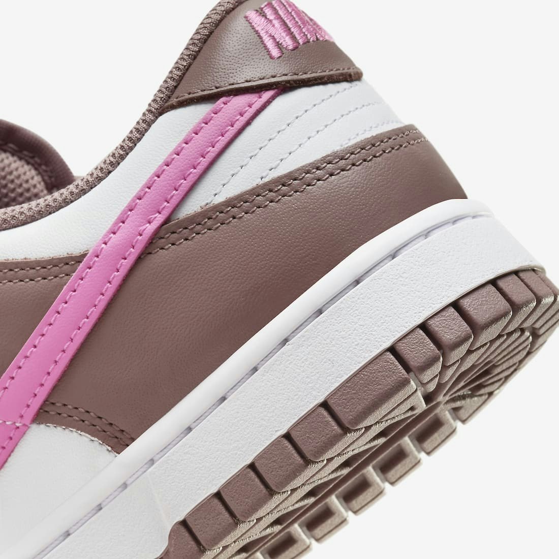 Nike Dunk Low "Smokey Mauve"