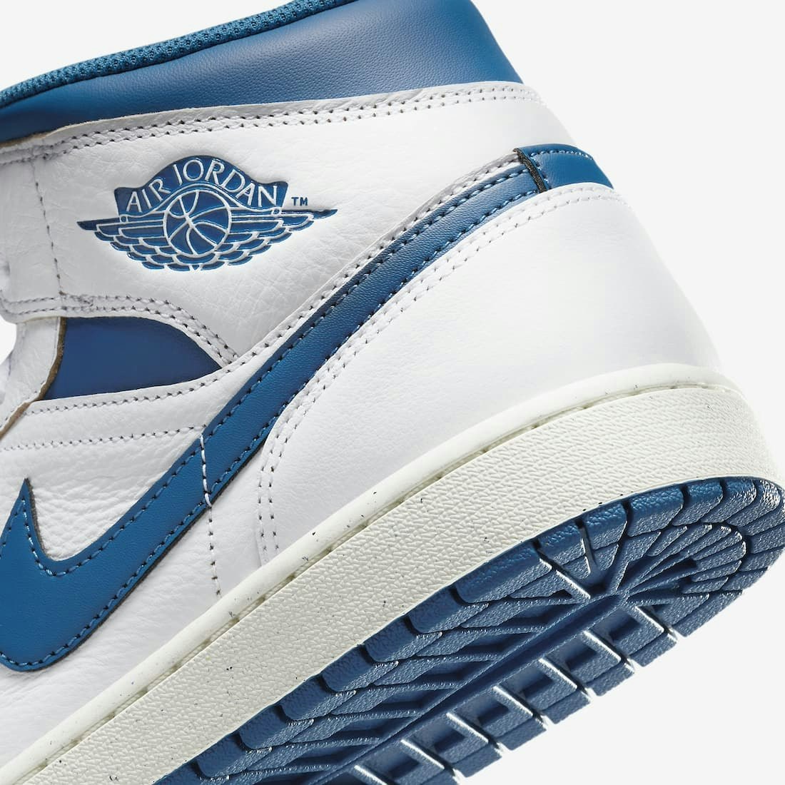 Air Jordan 1 Mid "Industrial Blue"