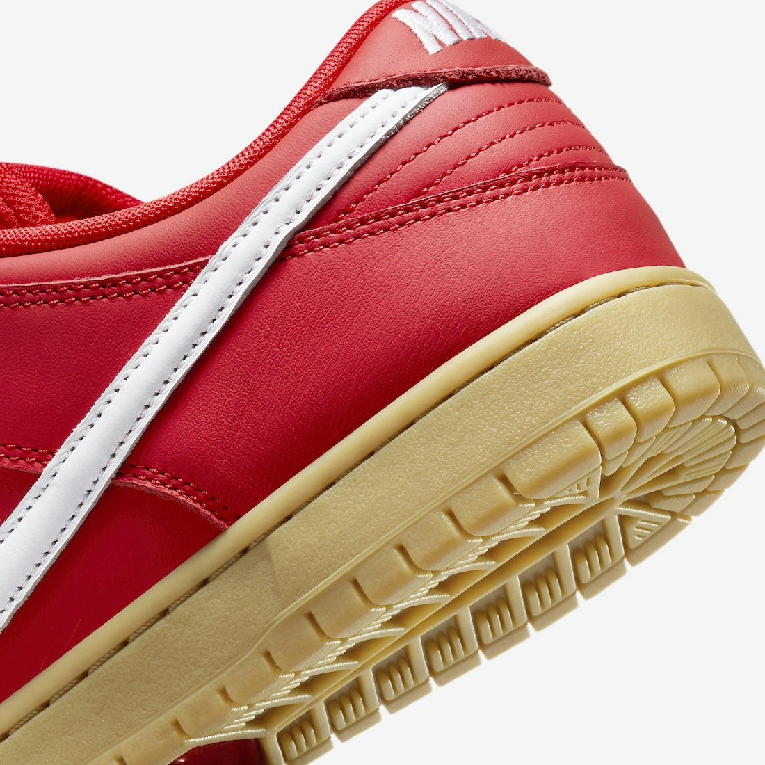 Nike SB Dunk Low "Red Gum"