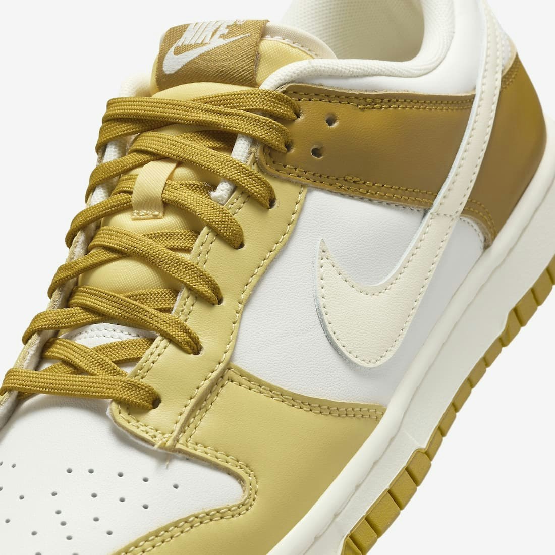 Nike Dunk Low "Yellow Bronzine"