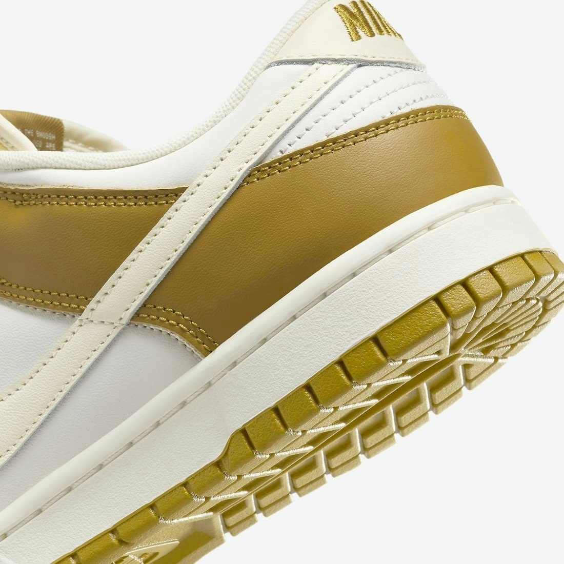 Nike Dunk Low "Yellow Bronzine"