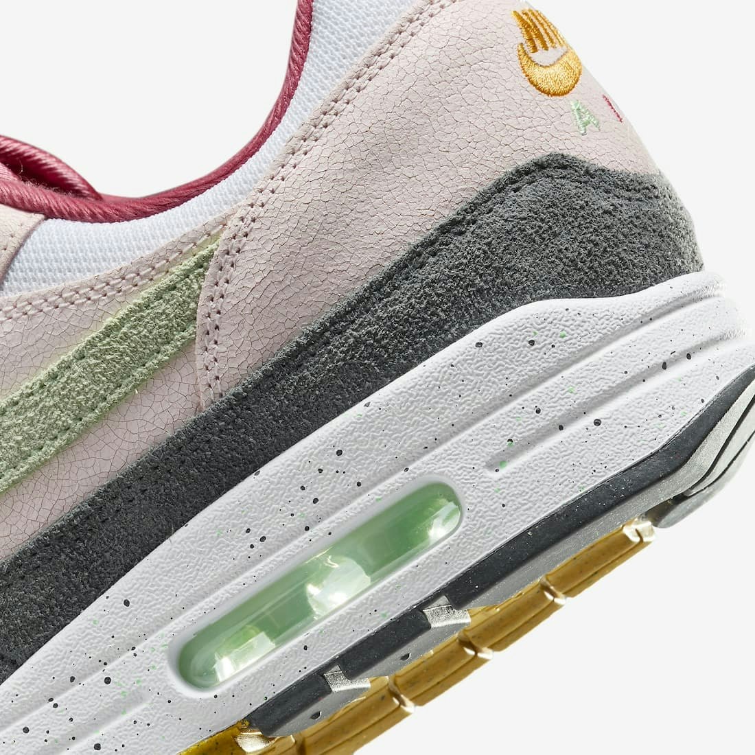 Nike Air Max 1 "Light Soft Pink"
