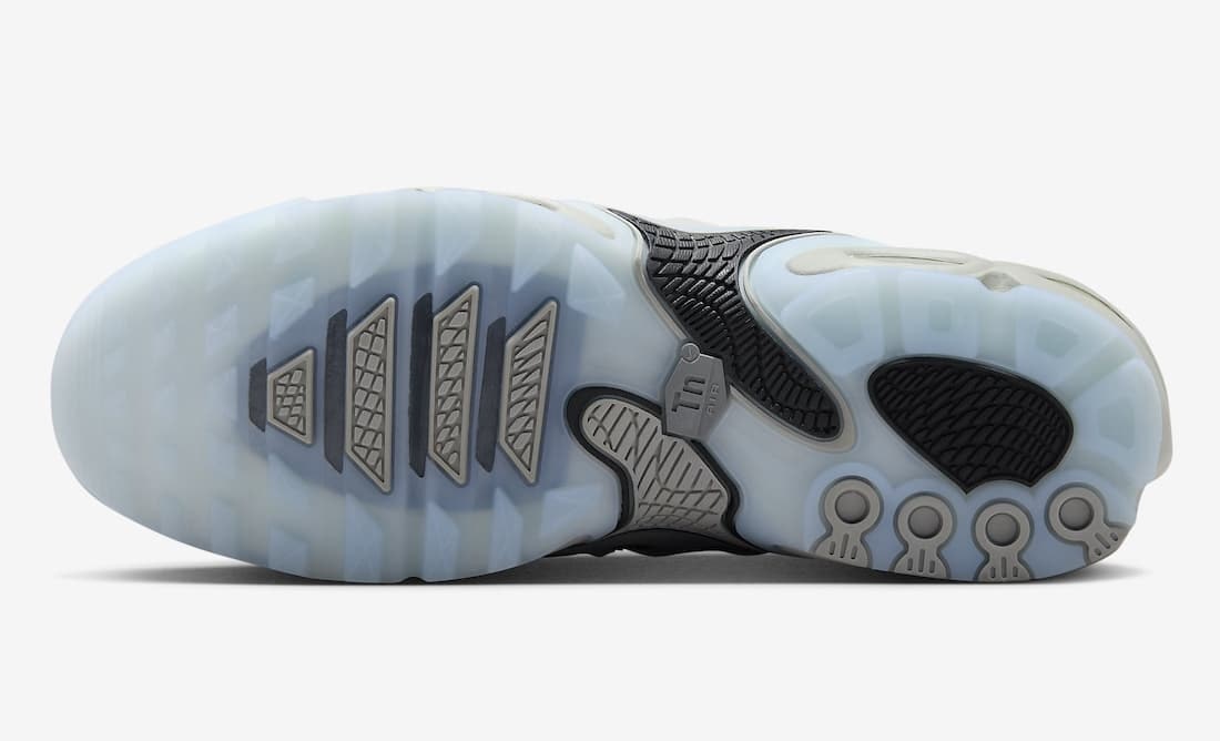 Nike Air Max Plus Drift "Light Smoke Grey"