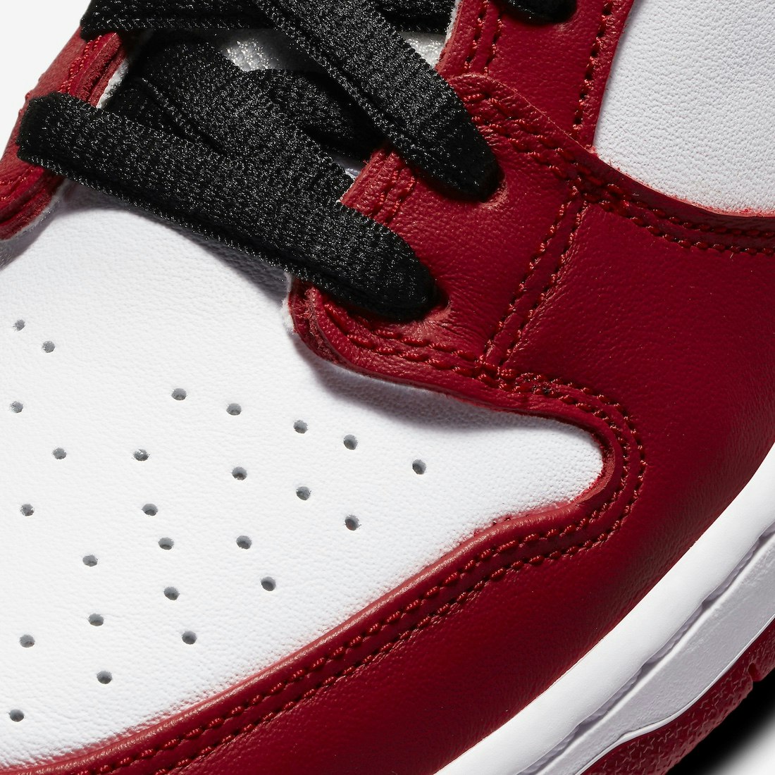 Nike SB Dunk Low Pro "Chicago"