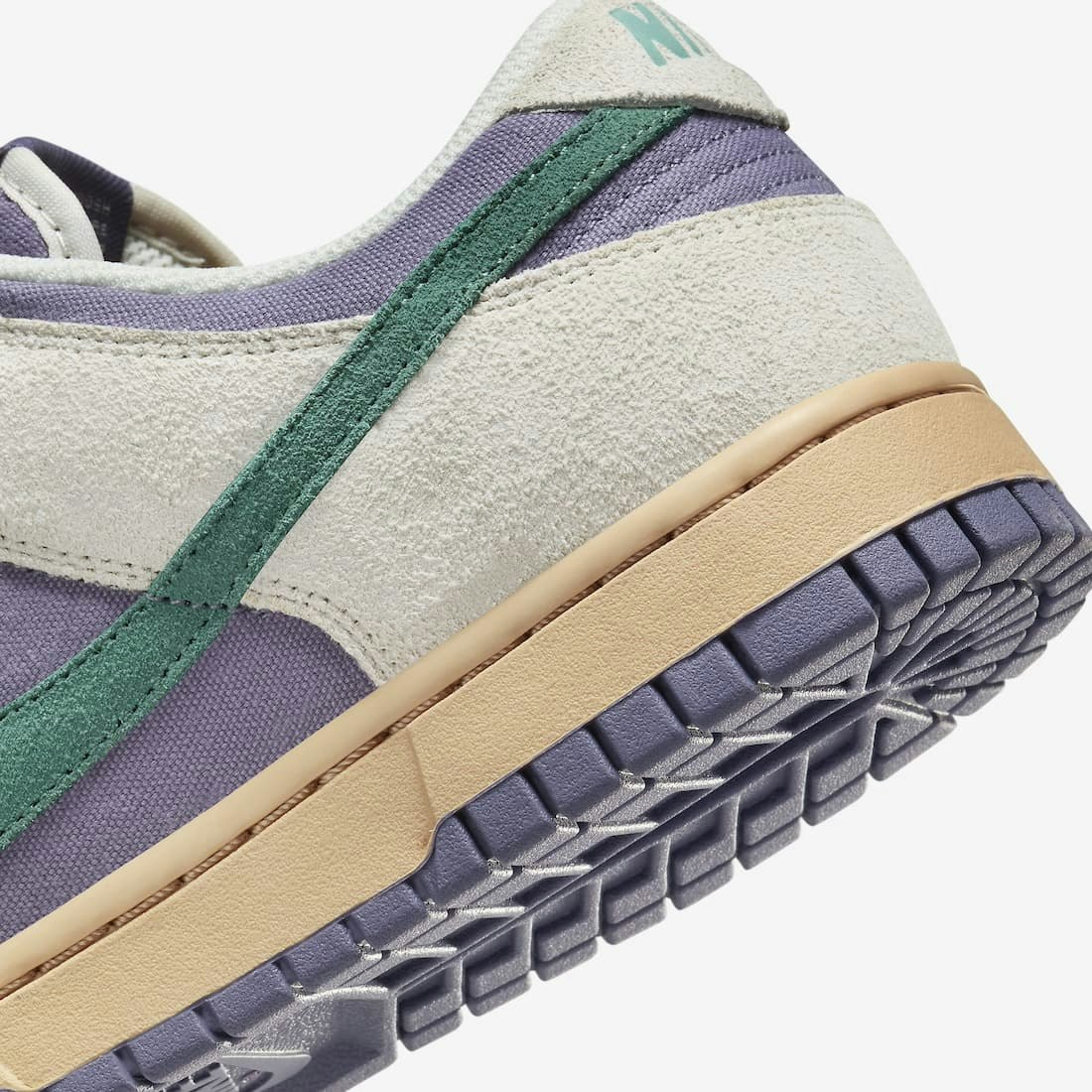 Nike Dunk Low "Joker"