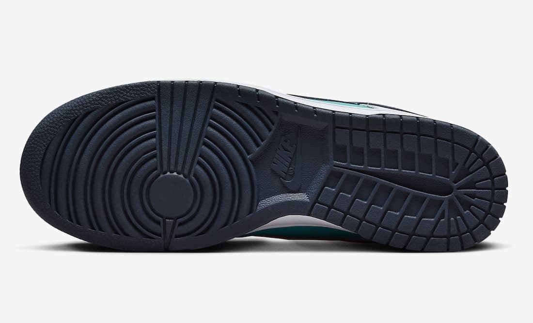 Nike Dunk Low "Dusty Cactus"