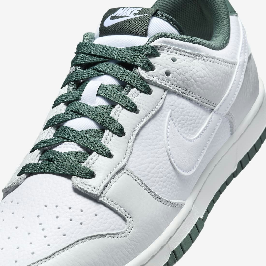 Nike Dunk Low "Vintage Green"