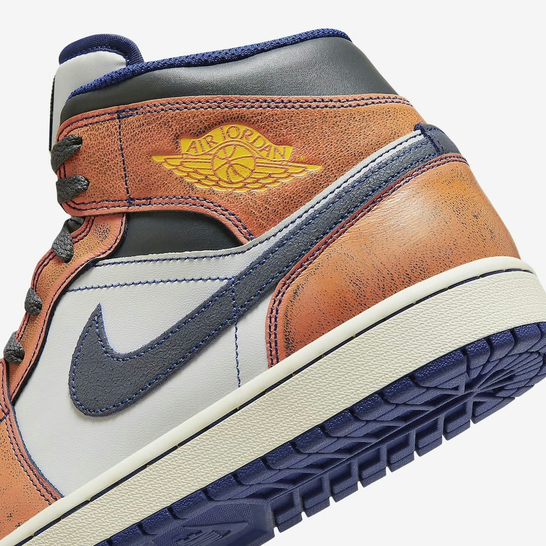 Air Jordan 1 Mid SE "Flight Vintage"