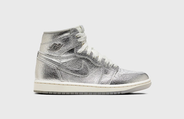 Air Jordan 1 High OG "Chrome" Air Jordan 1 High OG "Chrome"