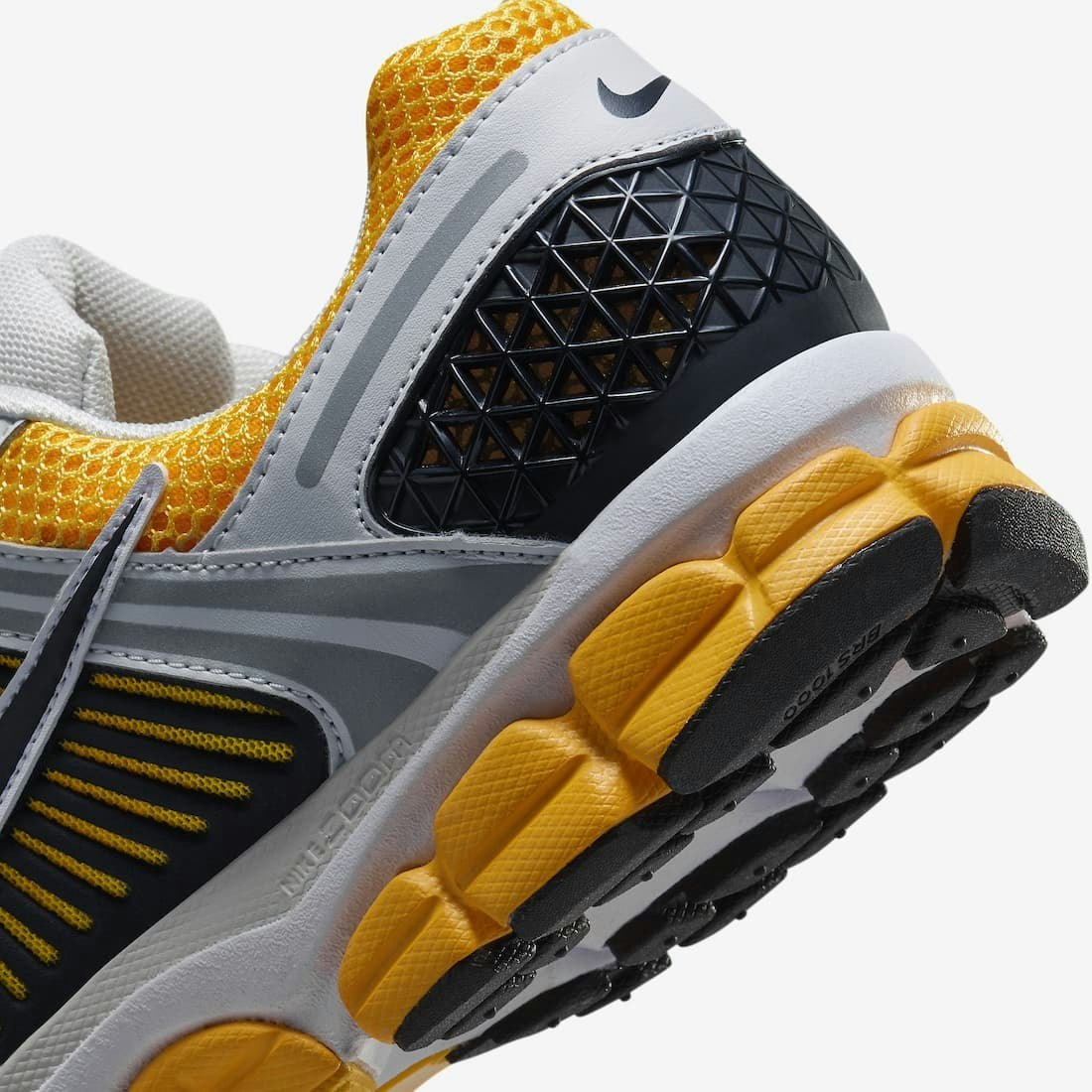 Nike Zoom Vomero 5 "University Gold"