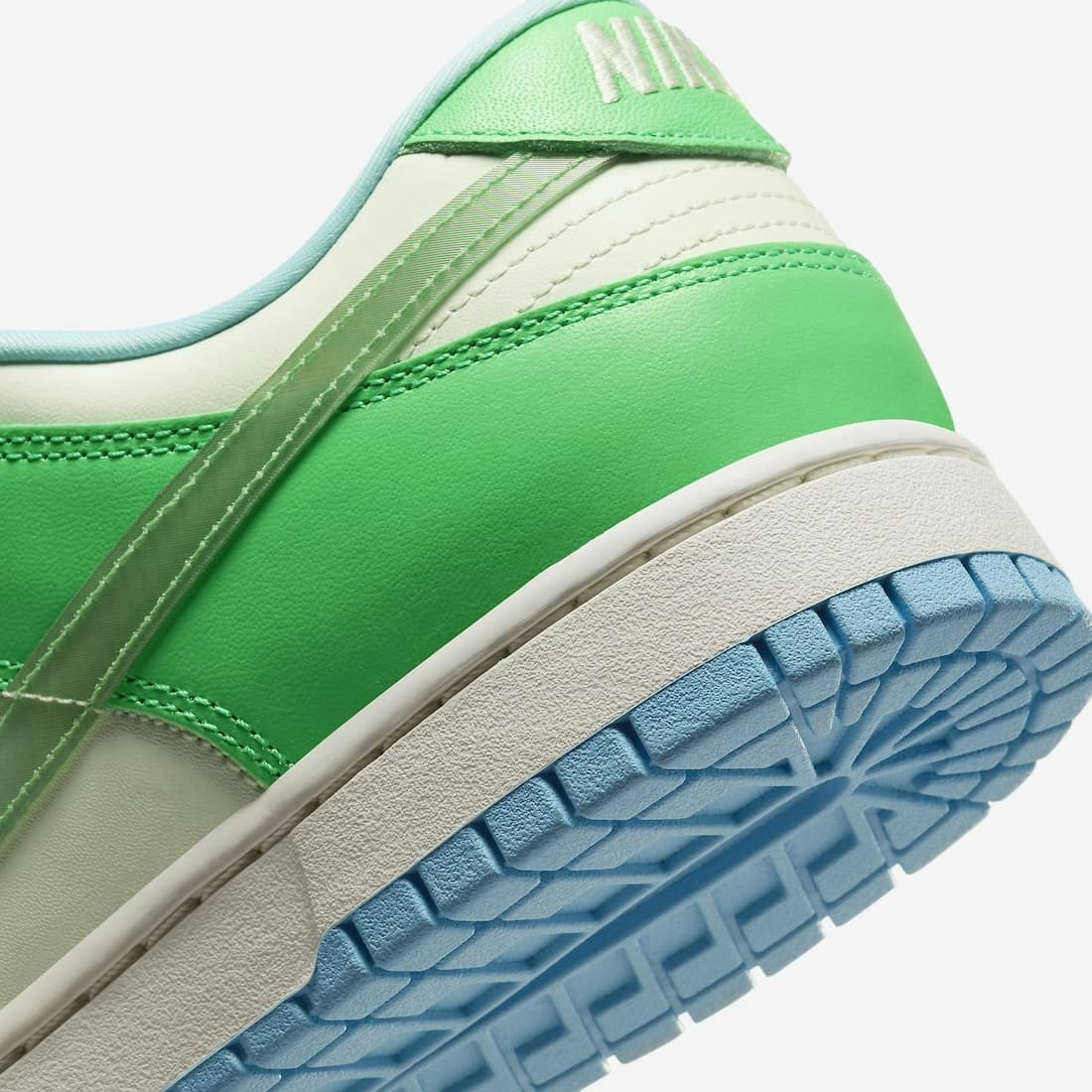 Nike Dunk Low "Green Shock"