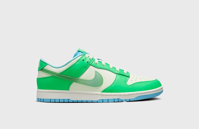 Nike Dunk Low "Green Shock"