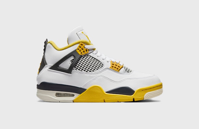 Air Jordan 4 Retro "Vivid Sulfur"
