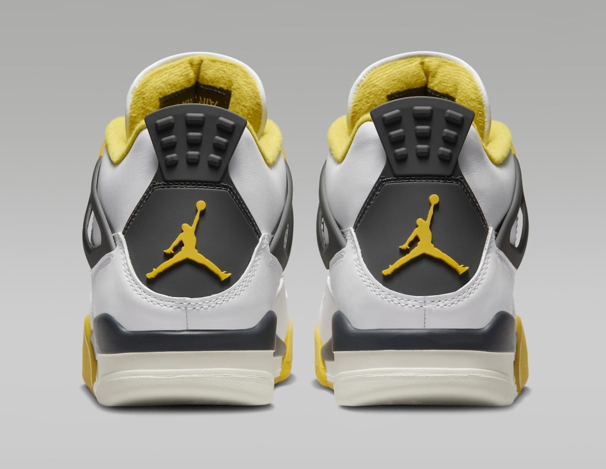 Air Jordan 4 Retro "Vivid Sulfur"