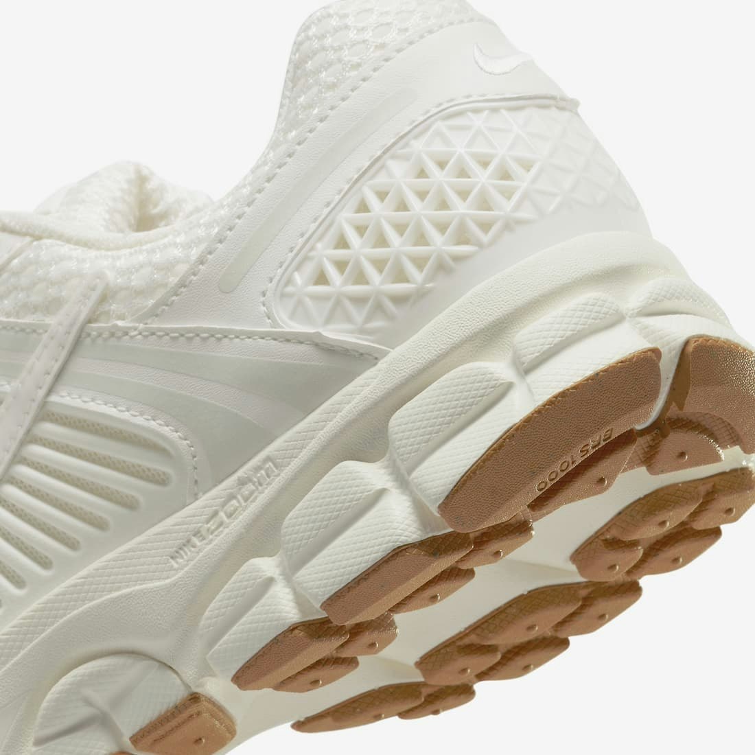 Nike Zoom Vomero 5 "Coconut Milk"