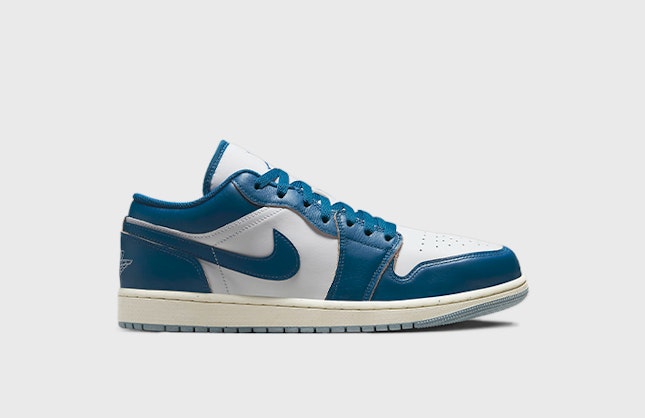 Air Jordan 1 Low SE "Industrial Blue"