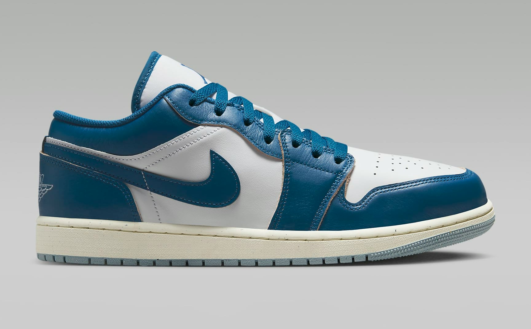 Air Jordan 1 Low SE "Industrial Blue"
